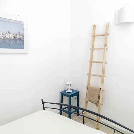 Borgo Capozzi 41 דירה *